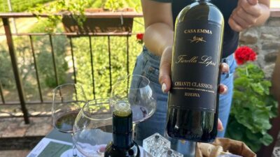 A beautiful lunch on a Tuscan wine tour